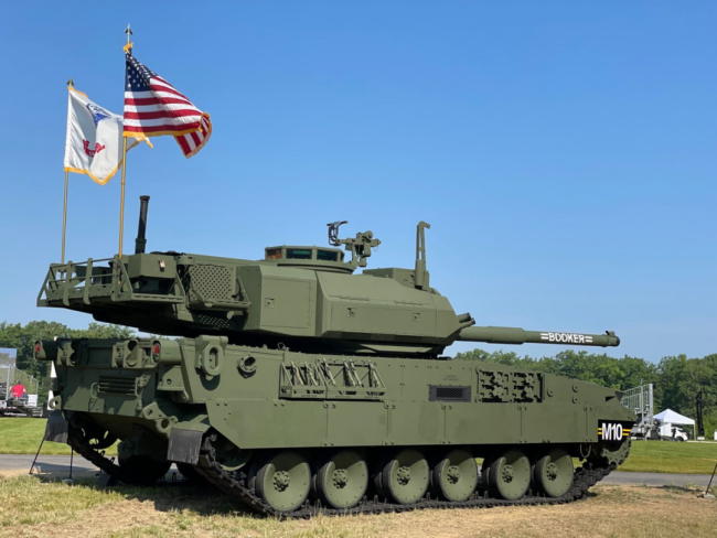 解放军借鉴美军越来越难：美军新坦克价格是15式的3倍，性能却……