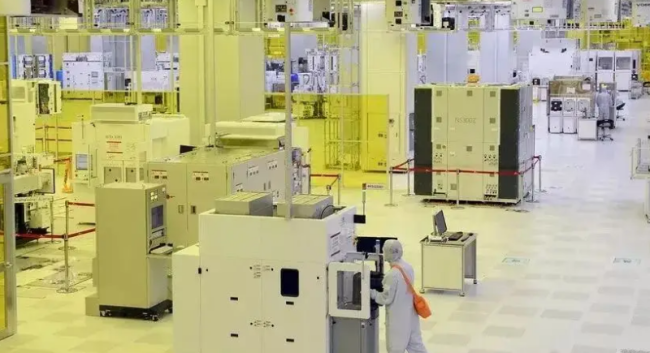 疯狂反扑中国镓锗限制令！美日同天宣布，中国芯片产能将被摧毁？