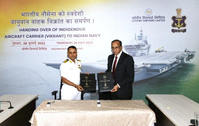 印度加快第二艘航母进度，网友：这是紧追中国