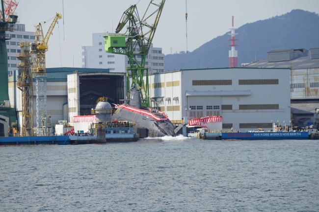 日本下水最新潜艇，吨位比法国海军“红宝石”级核潜艇还大