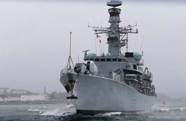 缺的人不止少将：英国海军还要退役两艘护卫舰，封存一艘登陆舰