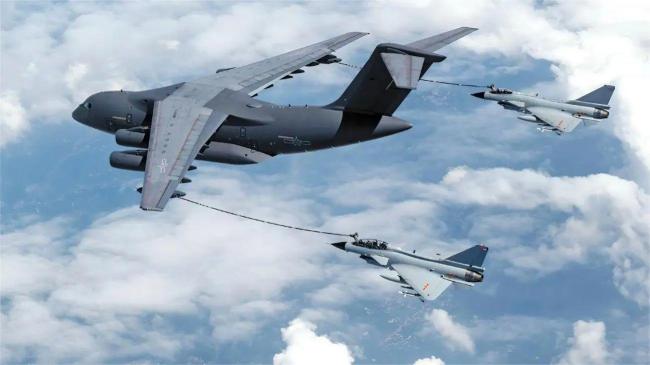 7架歼-10集体飞往沙特，“中东土豪”真打算买啦？