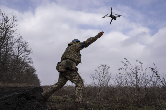 乌军转向混合战略，拟对俄境内展开大规模无人机攻击