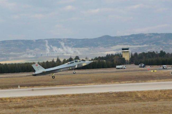 推迟近2个月后，土耳其新一代战机“可汗”首飞