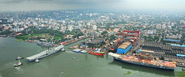 建造印度首艘国产航母的船厂，将为美军维修舰艇