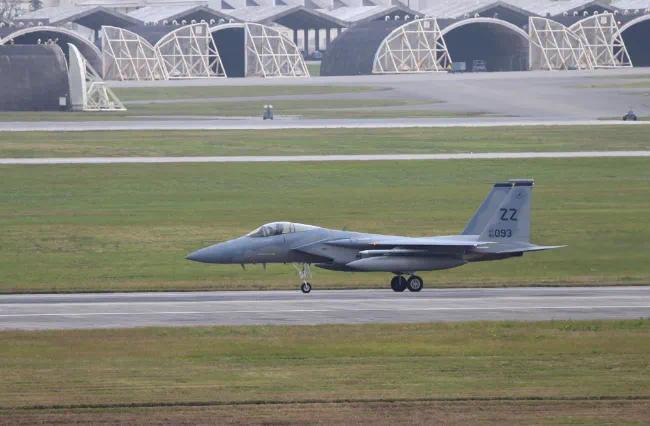 不只有“美国航母挨炸”，中国沙漠靶场还惊现“被摧毁的F-22”