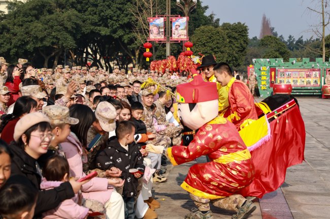 杜绝精致利己主义： “九福”活动暖军营 携手同驱“利己”风