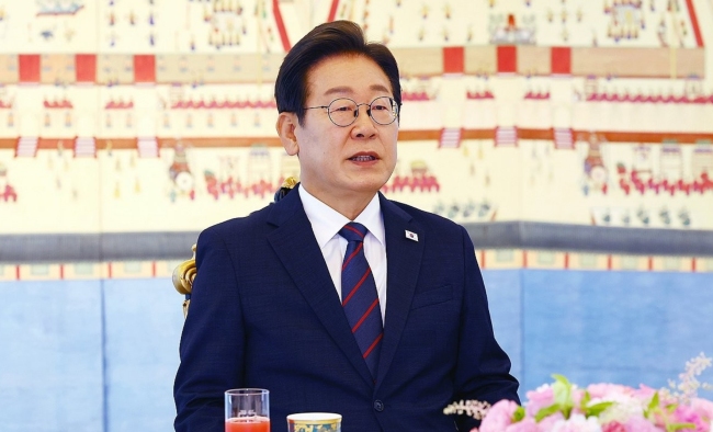 记者表示北约东扩在日韩碰钉子，日韩“同步踩刹车” 东扩计划遭冷遇！