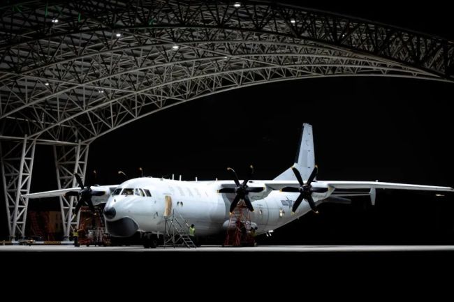 东部战区海军航空兵某部组织连续反潜训练