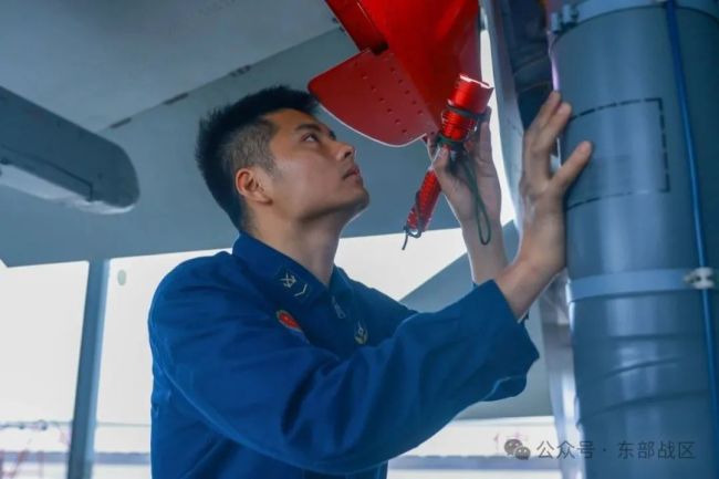 东部战区空军航空兵某旅开展跨区机动训练