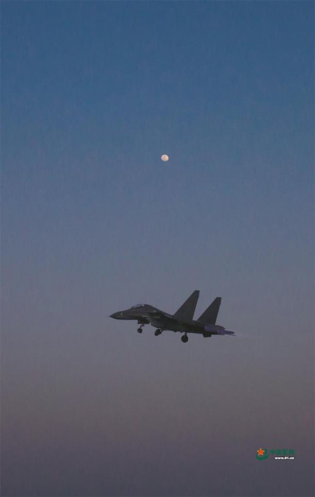 空军航空兵某旅飞行训练掠影