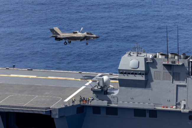 英军一架F-35在日本鹿儿岛机场紧急降落