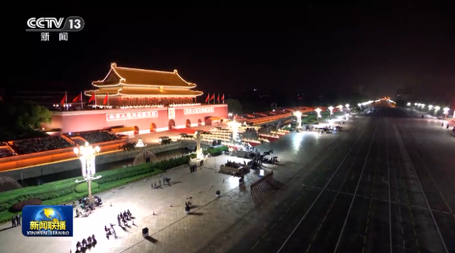 大阅兵装备看嗨了！不，这是在重新定义“现代战争”！