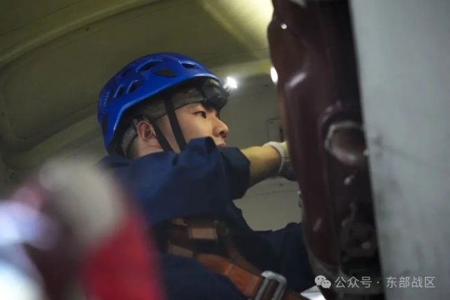 战鹰，跨昼夜砺刃