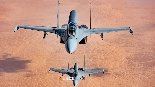 震撼！空中极近距离拍战机影像大片来了