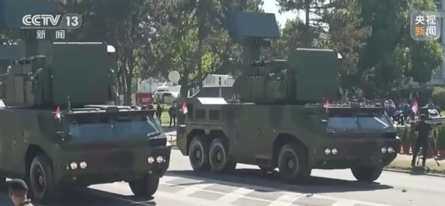 频频在国内“露脸”的中国导弹,亮相塞维尔亚阅兵式