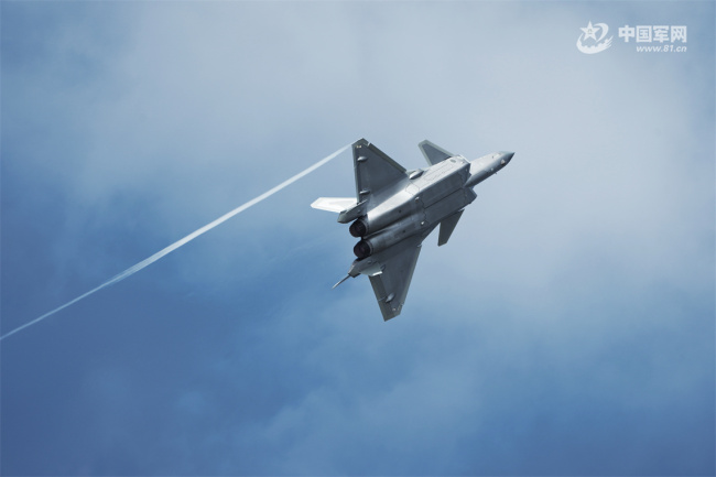 长空砺剑！定格人民空军硬核实力高光瞬间