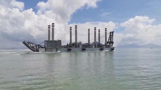 外媒再次炒作中国登陆驳船航行视频，妄称“将