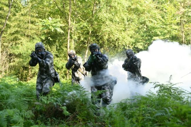 密林深处，连贯特情刺激官兵“战斗神经”！