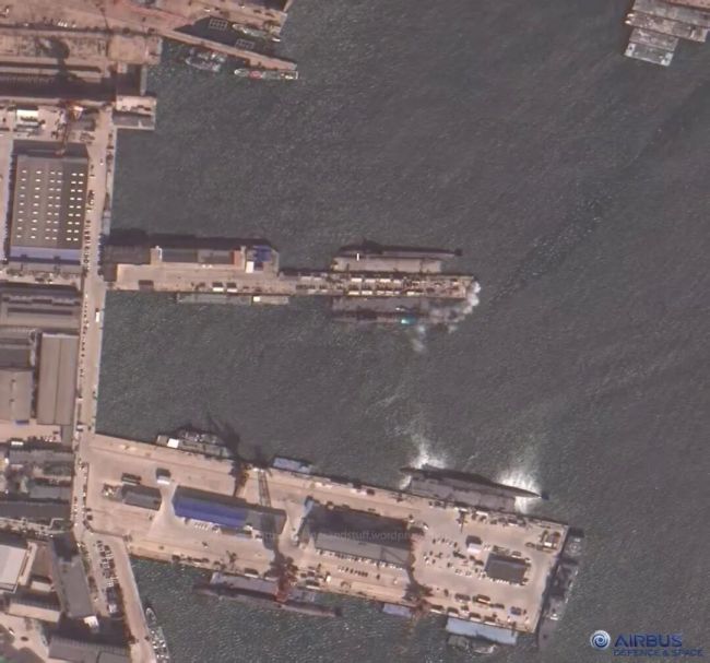 新“大黑鱼”亮相,核潜艇开始下饺子!