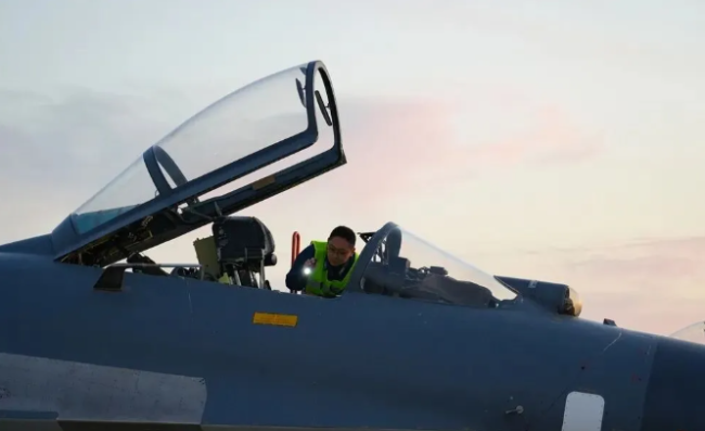 战机编队 昼夜鏖战 一组硬核训练大图来袭