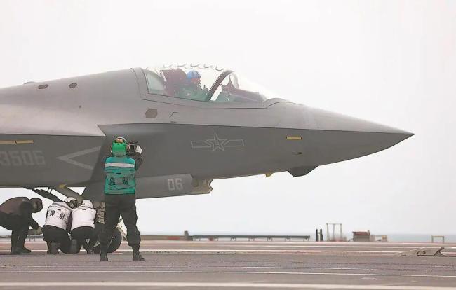 又一艘电磁弹射舰首次试航，中国海军再添独门利器！