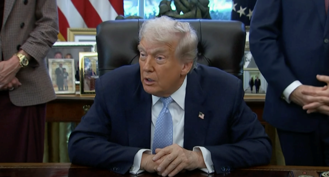 “政策大变”！外媒：沙特王储访美前夕，特朗普表示将批准向沙特出售F-100