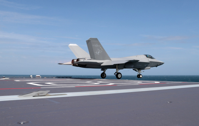 高清壁纸来了 带你直击福建舰训练现场