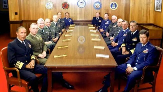 美军打击“贩毒船”真实目标藏不住了！