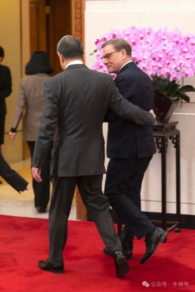 德国外长来了，三个戏剧性细节