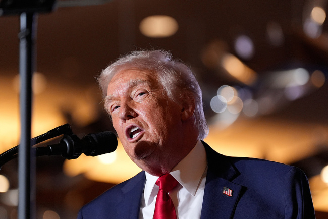 跨大西洋关系遭受“重创”