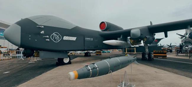 中国“空中航母”首飞成功！