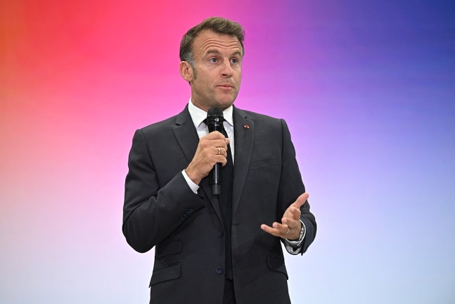 马克龙：支持丹麦和格陵兰岛主权完整