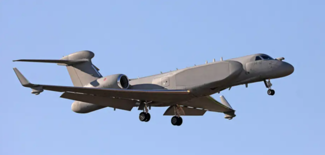 2025军势｜空军武器发展：六代机竞争白热化，无人空战时代来临