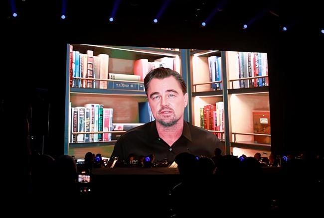 美国突然动武，“小李子”被“困住”