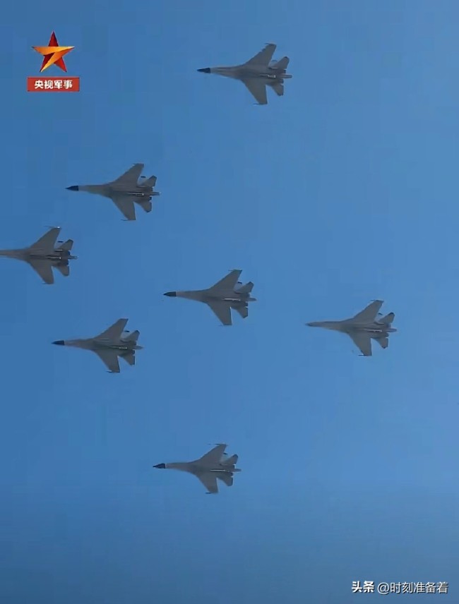 空军大机群“大象漫步”震撼现场！