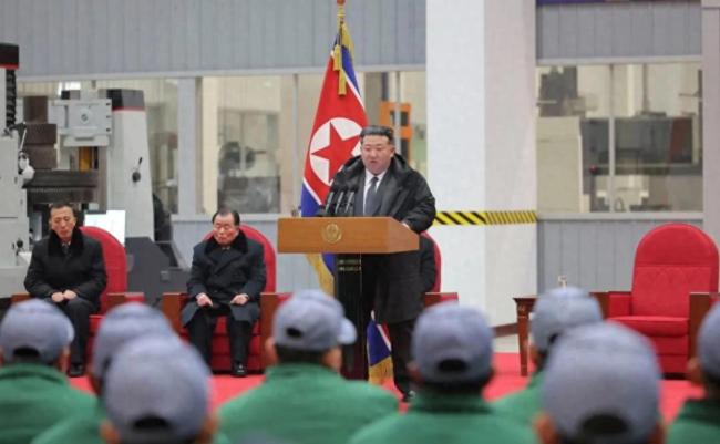 金正恩当场罢免副总理 斥其昏庸无能，山羊拉不了牛车！