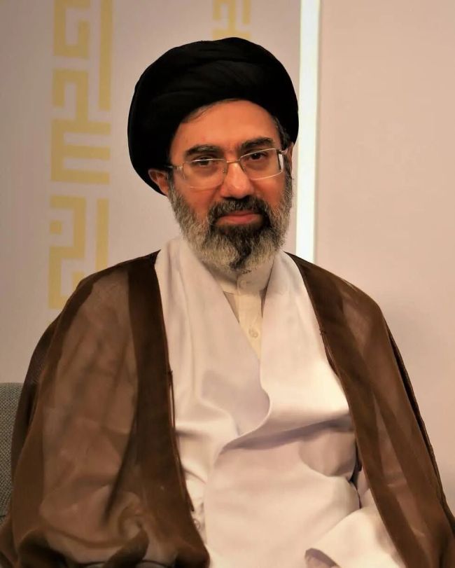 穆杰塔巴下令：伊朗前最高领袖直接任命的人员继续履职