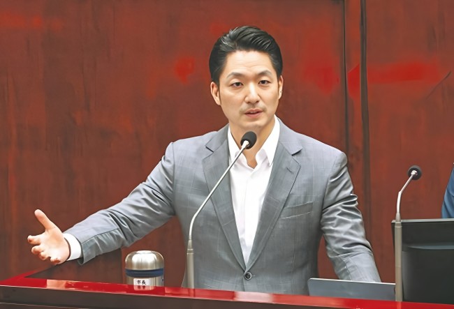 沈伯洋扬言若当选就停办双城论坛被批