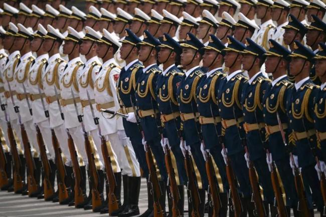震撼外网的中国军人，究竟是哪个部队的？_军事频道_中华网