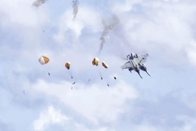 美两架战机空中相撞坠毁,五角大楼展开调查