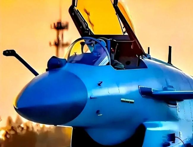 在黑夜中被凌空打爆！