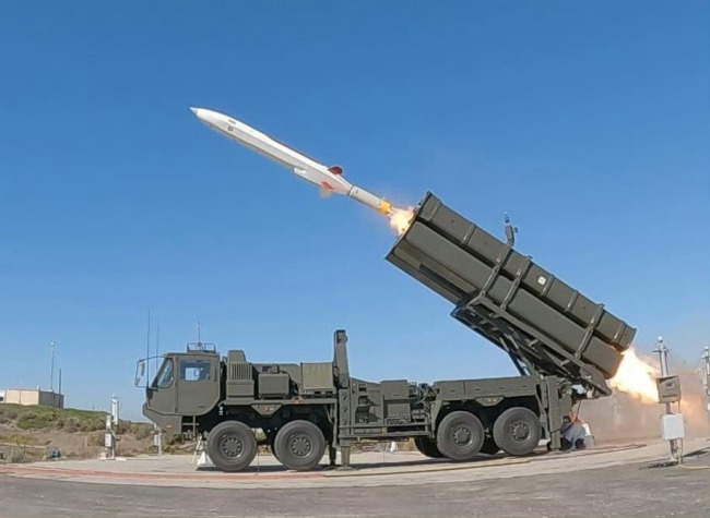 日本射程上千公里空射导弹首次露面，欲进一步提升远程打击力