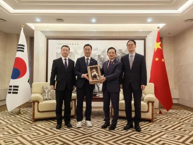 韩国济州道知事：将延续对中国公民免签政策