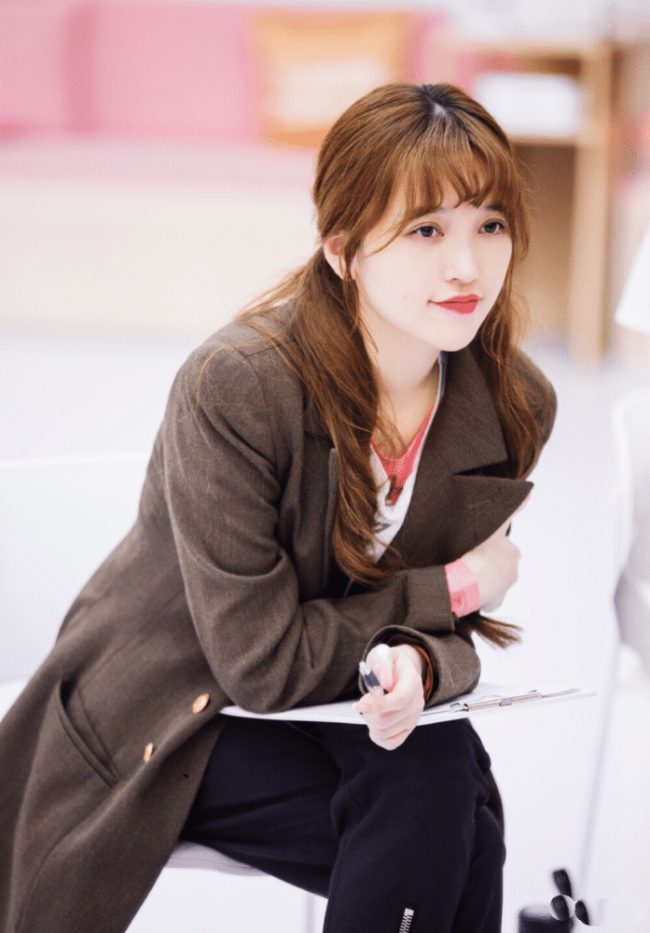 金莎 不喜欢人家攻击我人格 对导师章子怡的点评是不爽、愤怒的