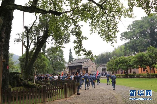 钟华论：风雨苍黄百年路，高歌奋进新征程——从党史学习教育中汲取智慧力量