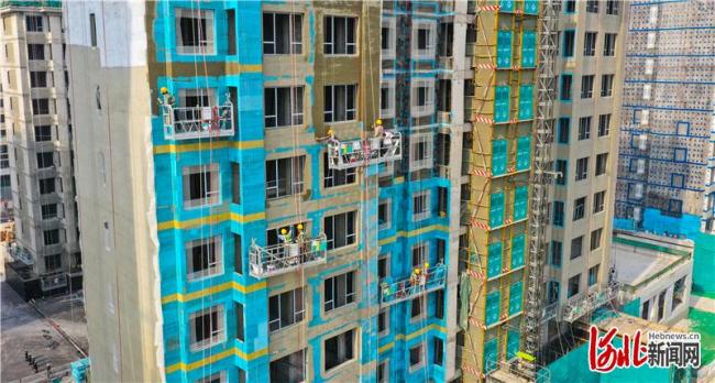 雄安新区容东片区建设施工正酣
