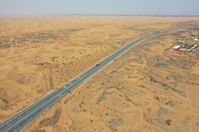 沿着高速看中国｜穿沙公路作纽带 昔日大漠通四海