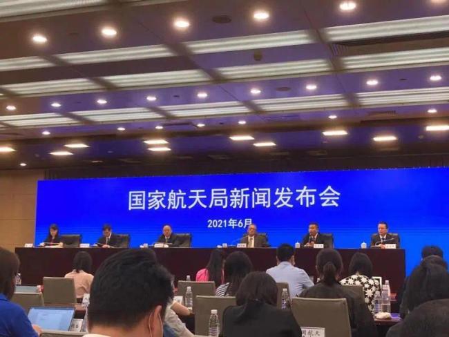 晚报|广州近6成确诊以为自己是感冒 普京再怼拜登