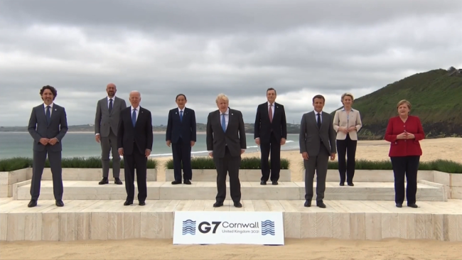 G7忙着“秀”，这些抗议、吐槽戳心了
